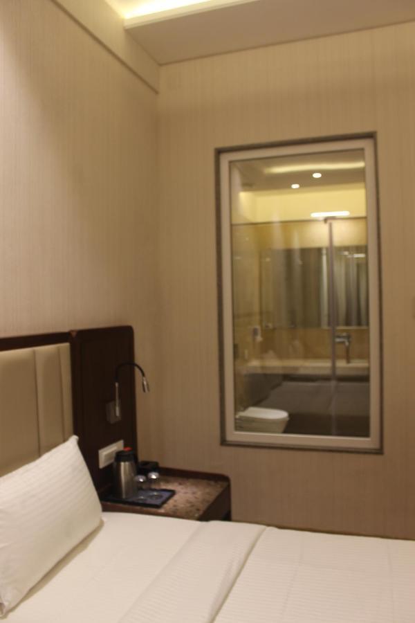 Hotel Rajhans Abhinandan Bhopal Buitenkant foto