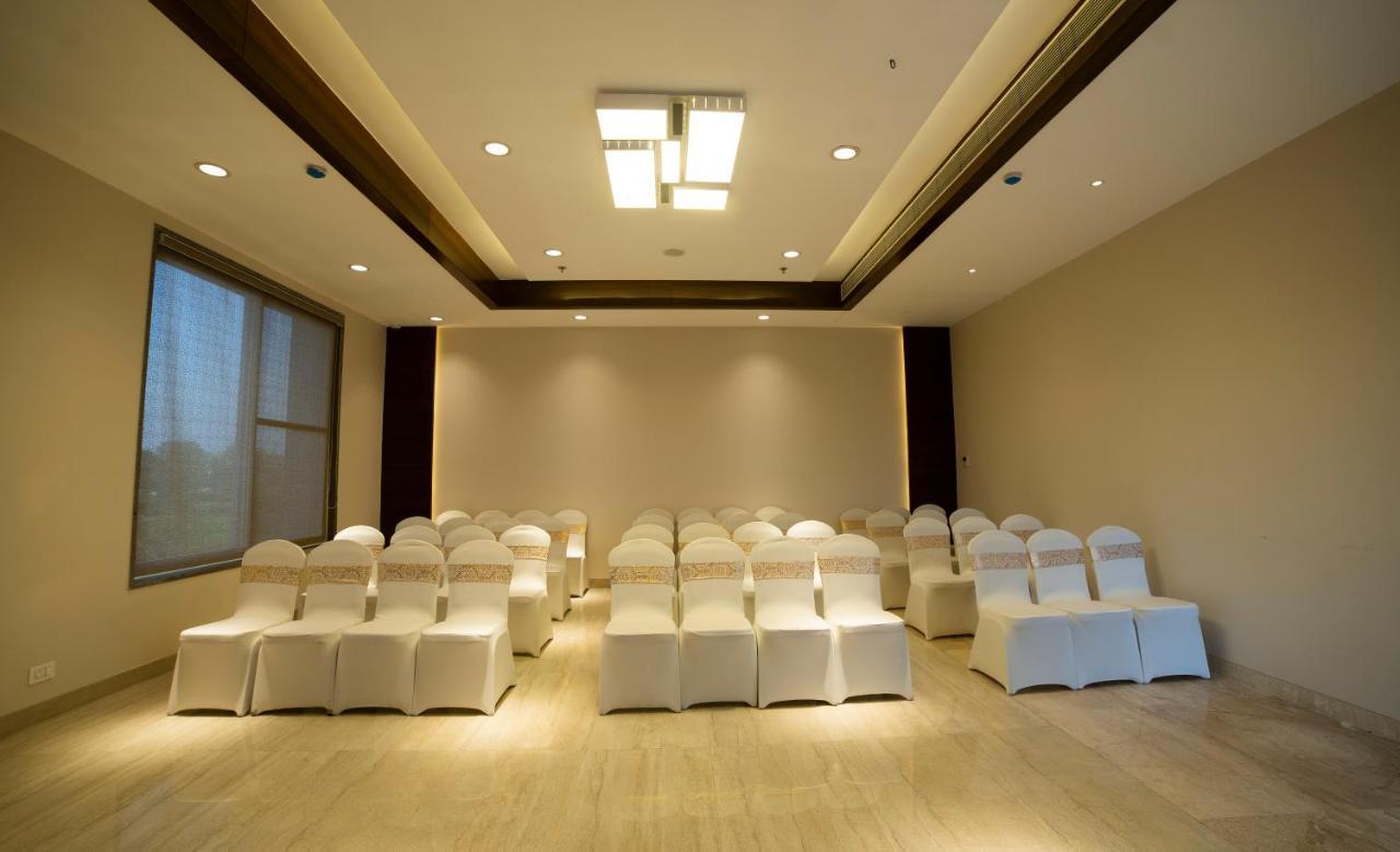 Hotel Rajhans Abhinandan Bhopal Buitenkant foto