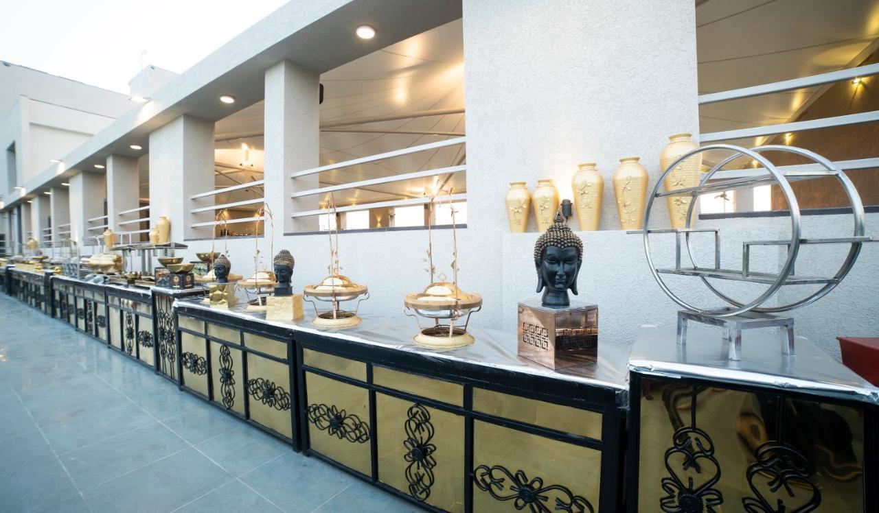 Hotel Rajhans Abhinandan Bhopal Buitenkant foto