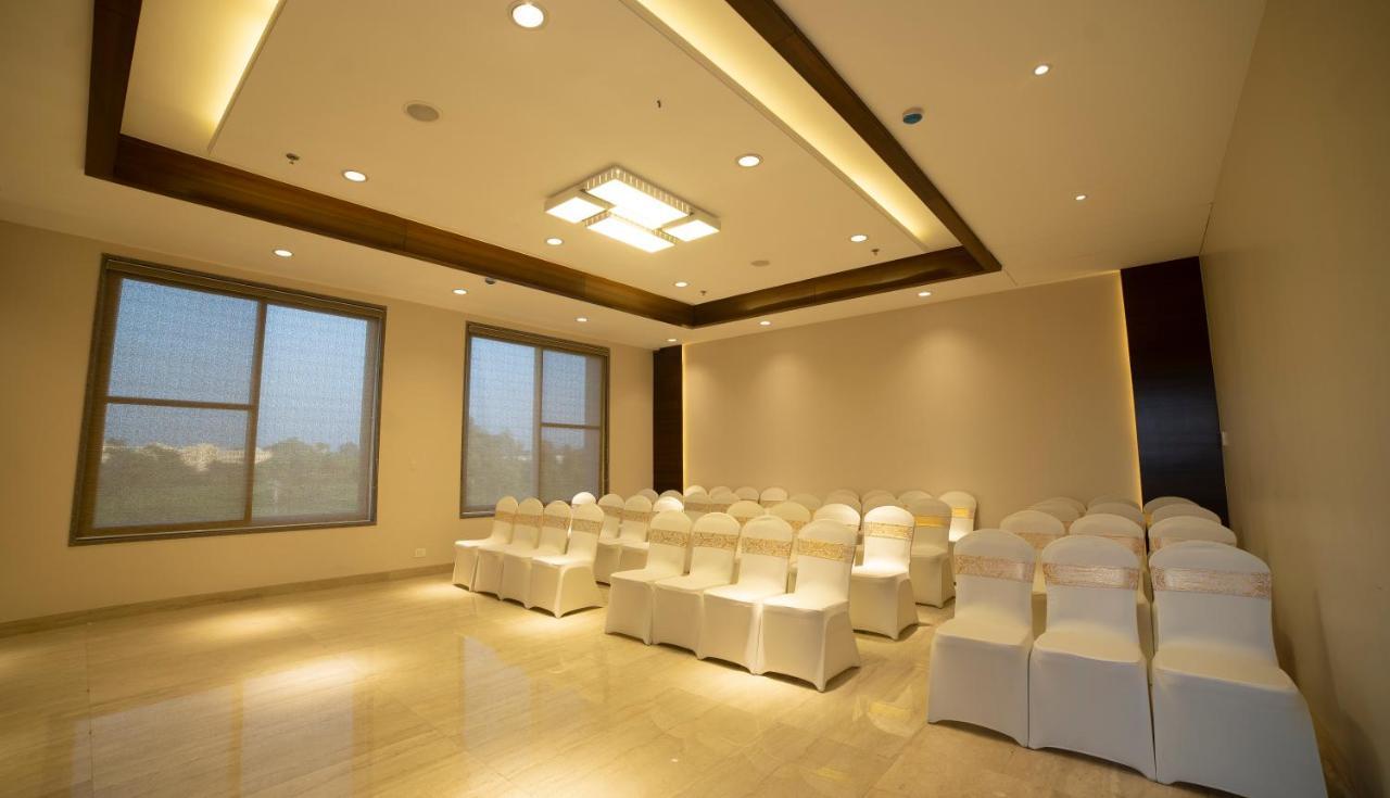 Hotel Rajhans Abhinandan Bhopal Buitenkant foto