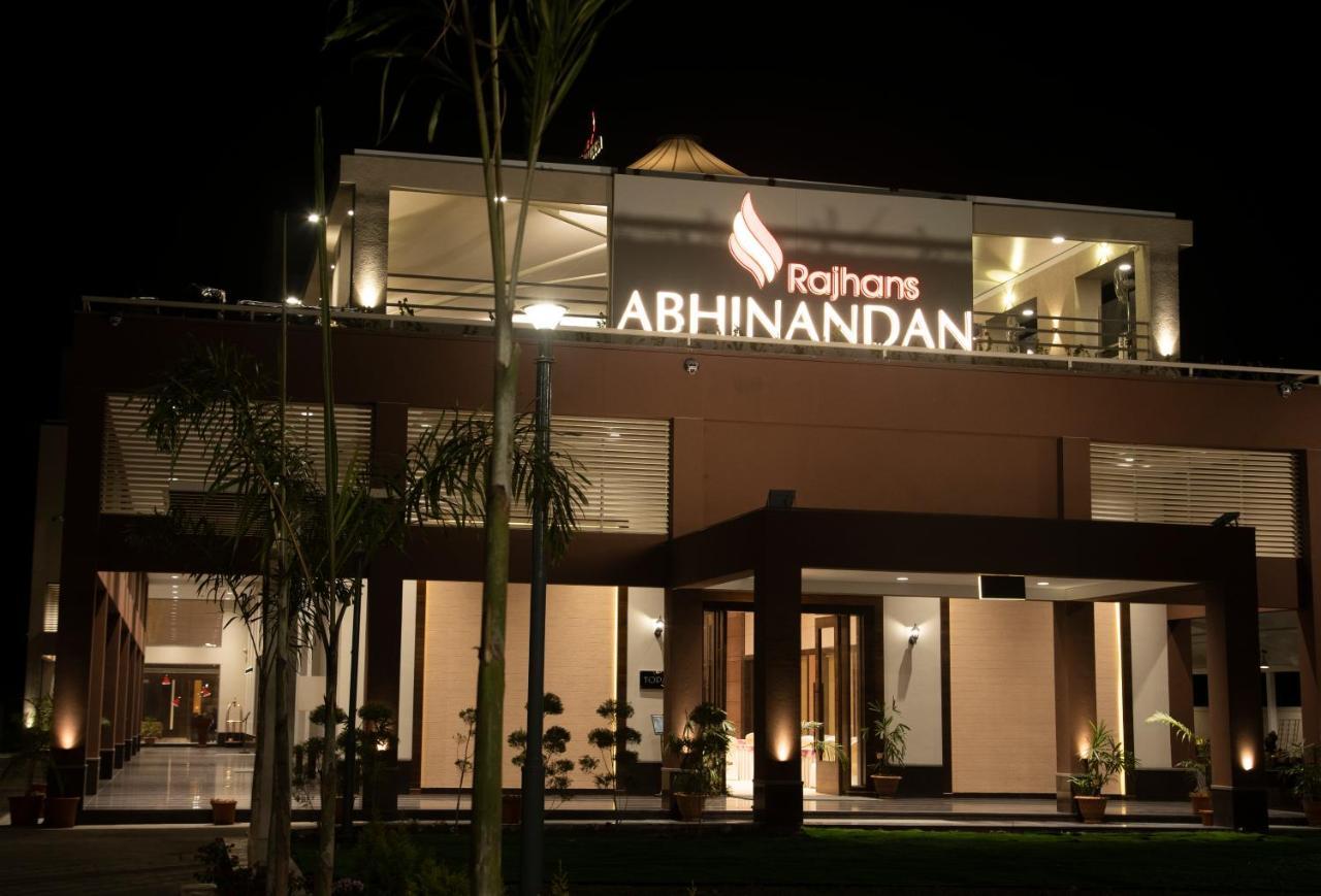 Hotel Rajhans Abhinandan Bhopal Buitenkant foto