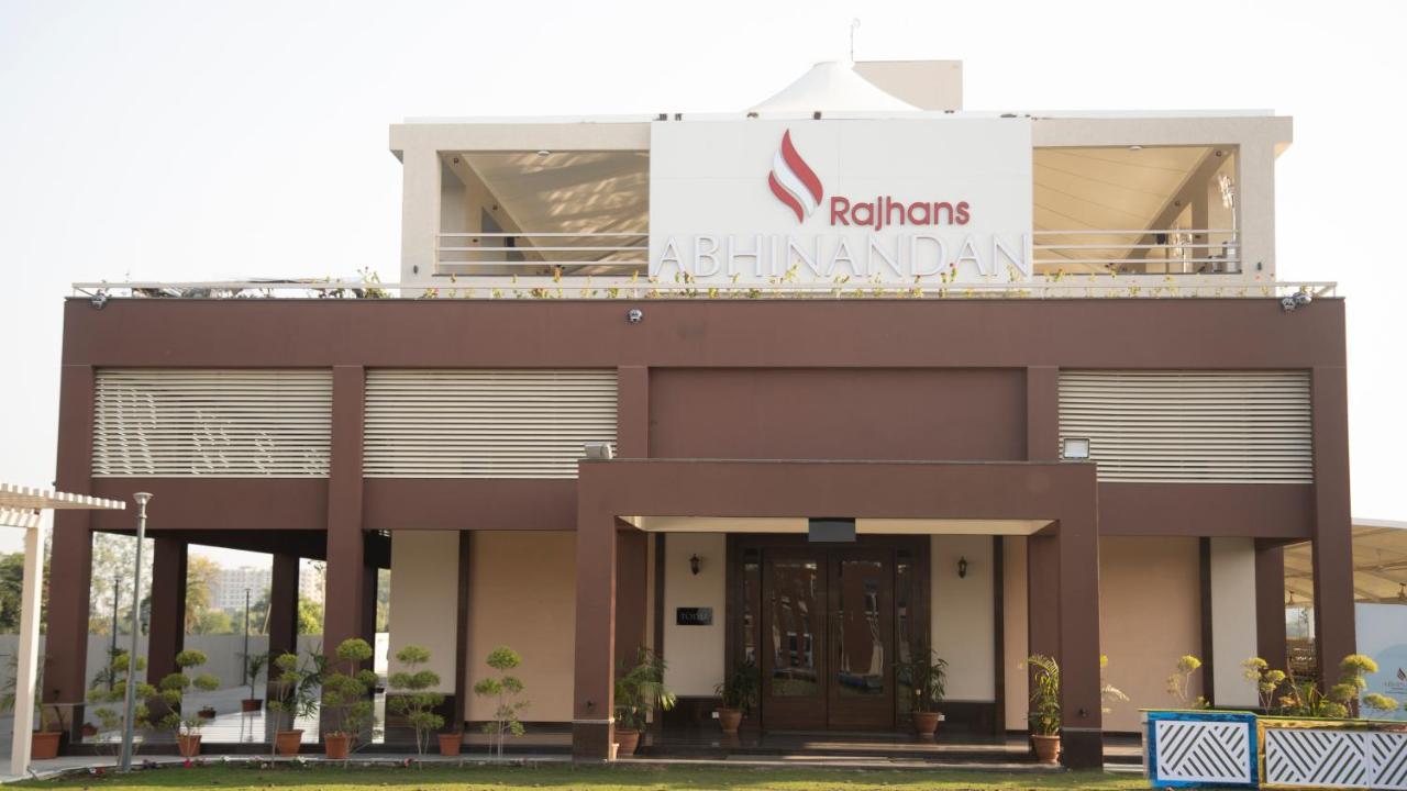 Hotel Rajhans Abhinandan Bhopal Buitenkant foto