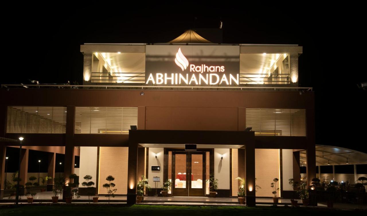 Hotel Rajhans Abhinandan Bhopal Buitenkant foto