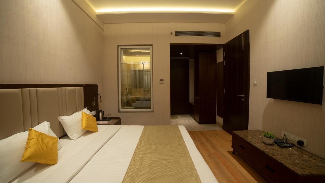 Hotel Rajhans Abhinandan Bhopal Buitenkant foto