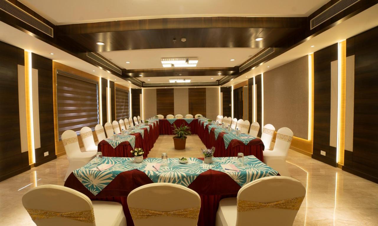 Hotel Rajhans Abhinandan Bhopal Buitenkant foto