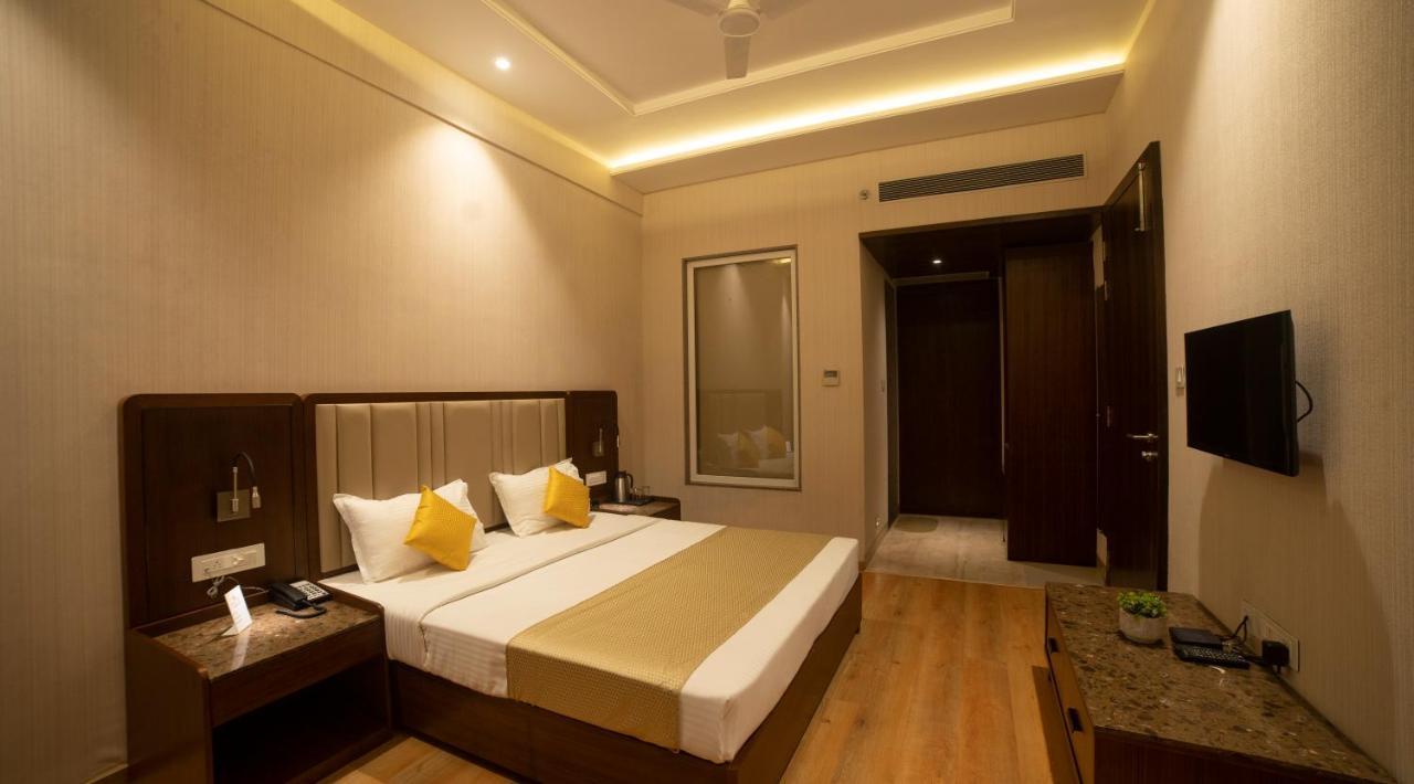 Hotel Rajhans Abhinandan Bhopal Buitenkant foto