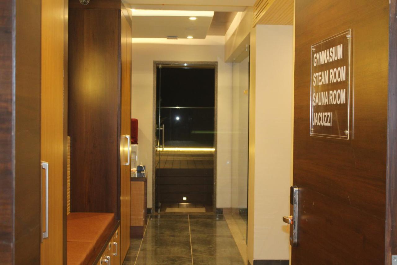 Hotel Rajhans Abhinandan Bhopal Buitenkant foto